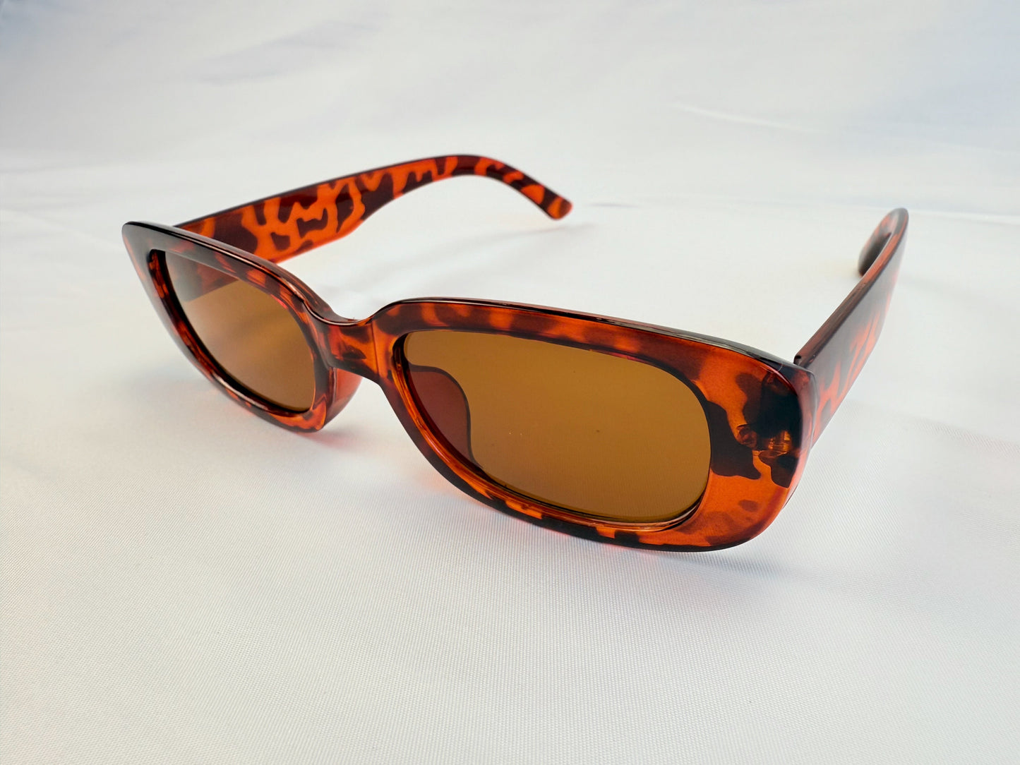 VINTAGE SUNGLASSES
