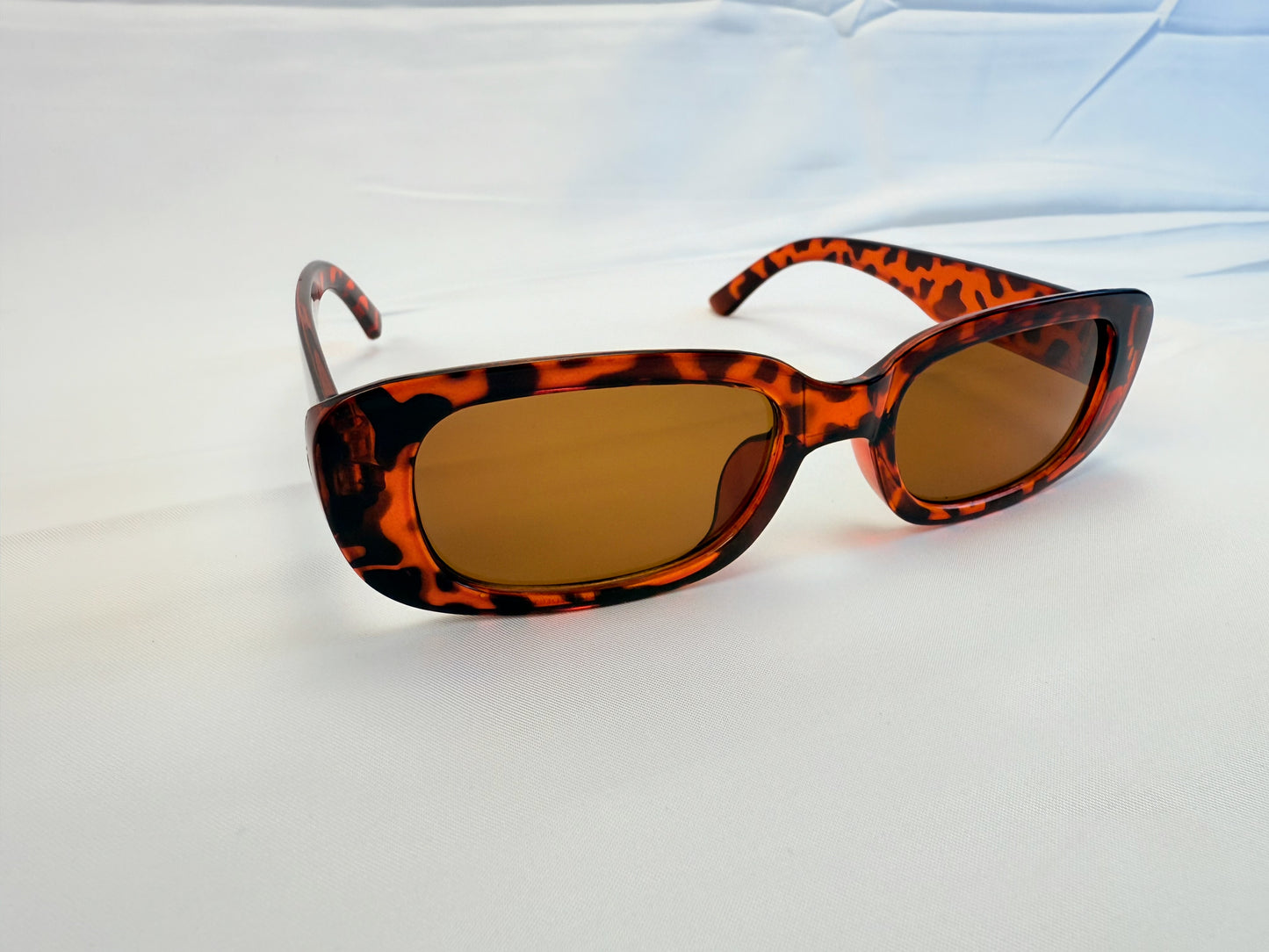 VINTAGE SUNGLASSES
