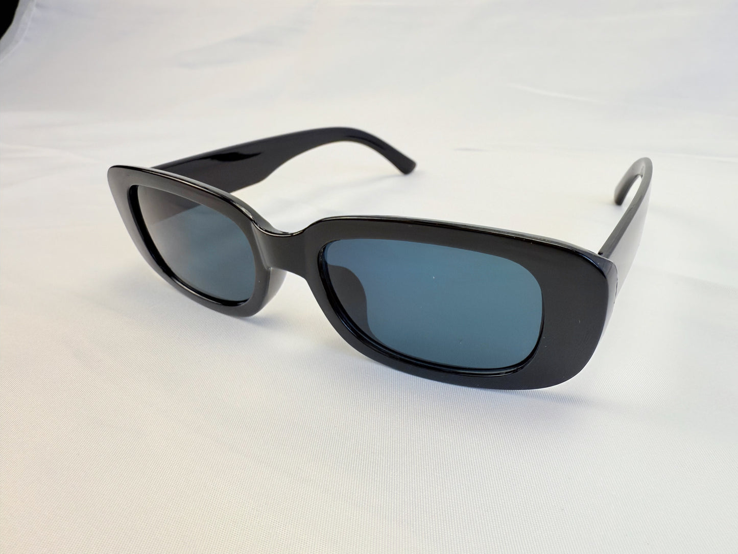 VINTAGE SUNGLASSES
