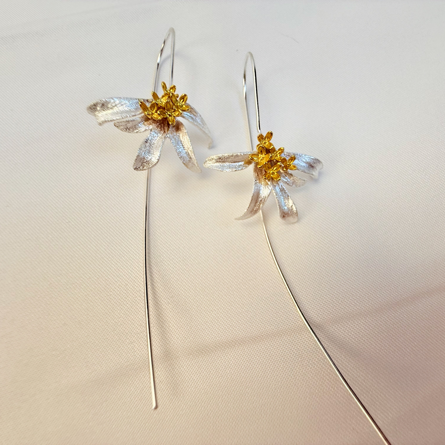 SILVER HANDMADE FLOWER DANGLING EARRING